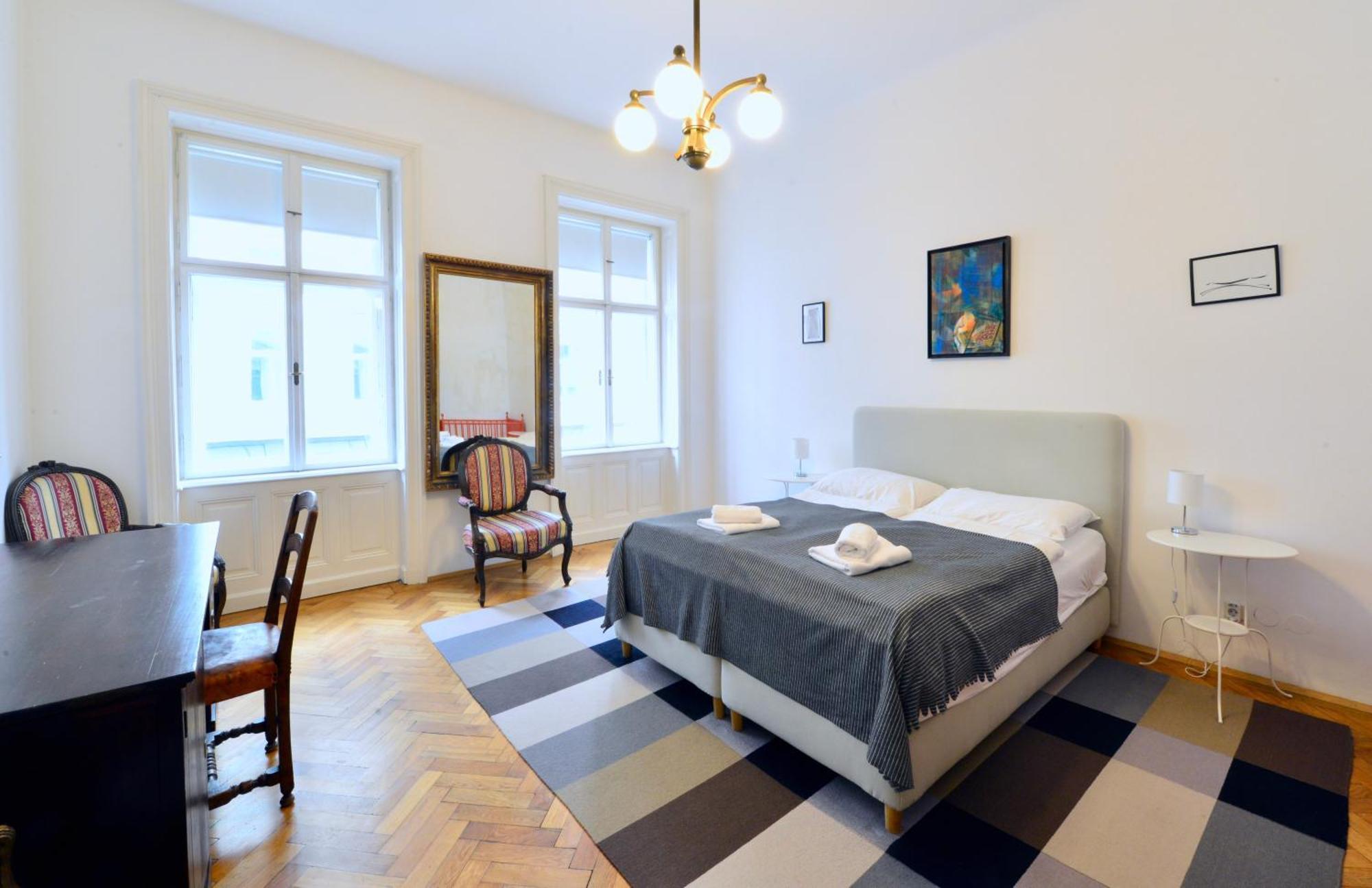 Top Flat - 1 Free Parking Space At The Metro Viena Exterior foto