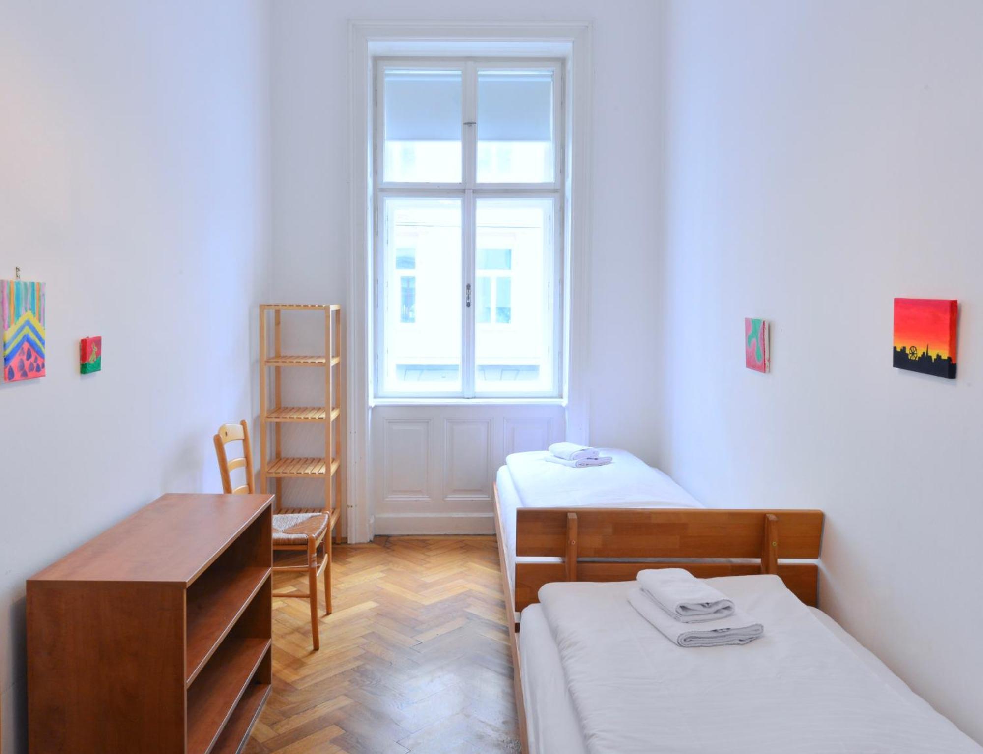 Top Flat - 1 Free Parking Space At The Metro Viena Exterior foto