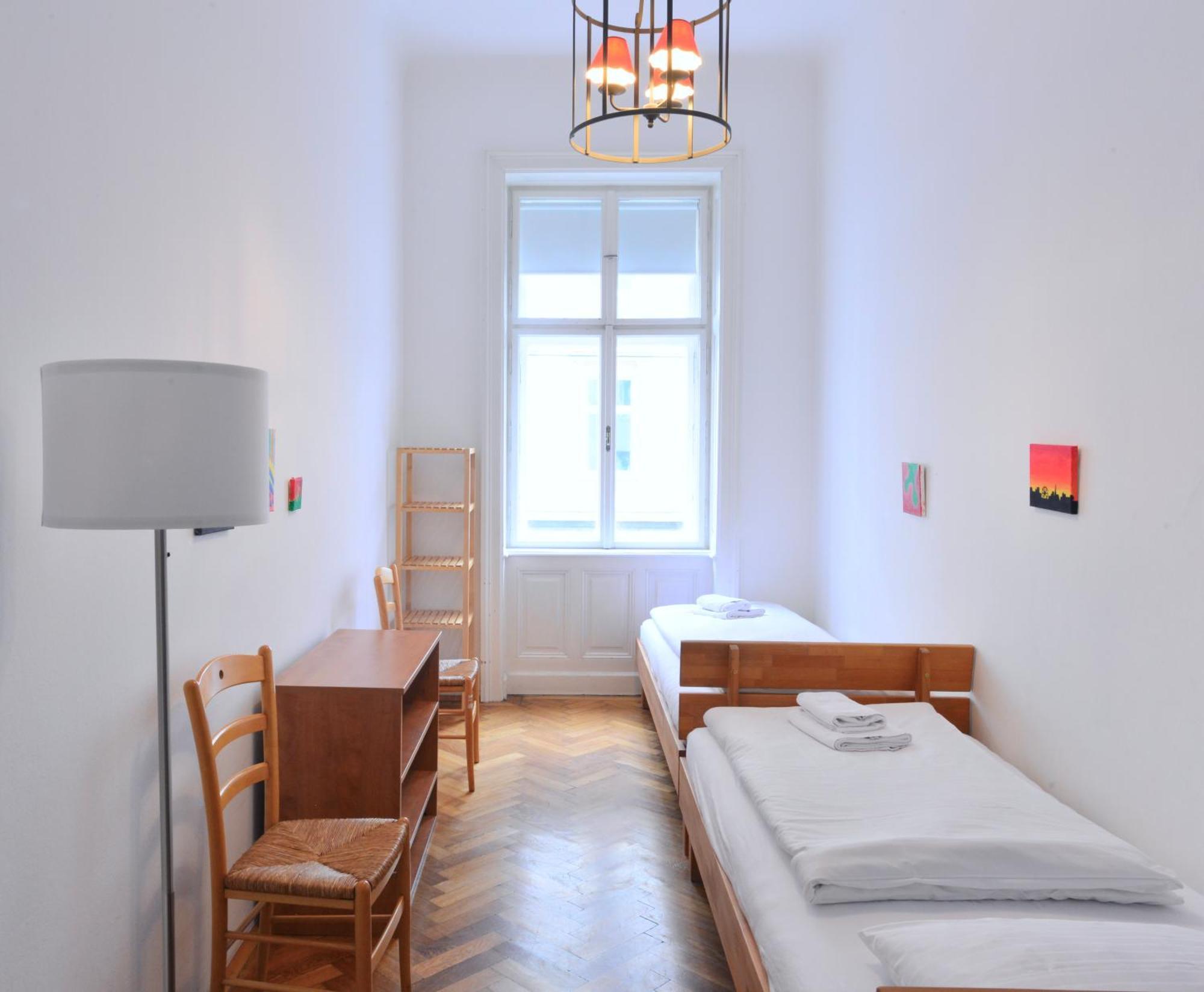 Top Flat - 1 Free Parking Space At The Metro Viena Exterior foto