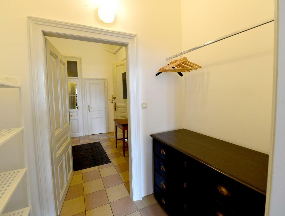 Top Flat - 1 Free Parking Space At The Metro Viena Exterior foto